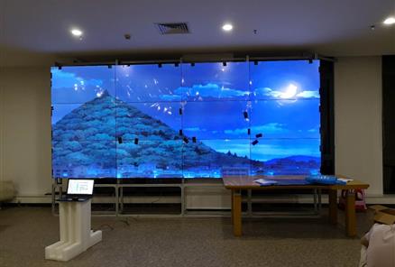 深圳南山LB整形医院 采用LG55寸3×4液晶拼接屏拼接成大屏幕电视墙