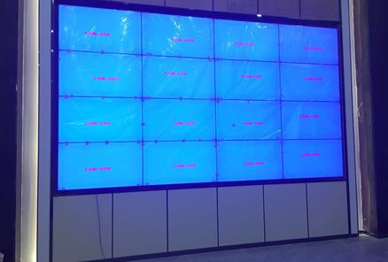 广西云天置业  售楼处采用46寸三星液晶拼接屏4×4壁挂式安装窄边1.7MM